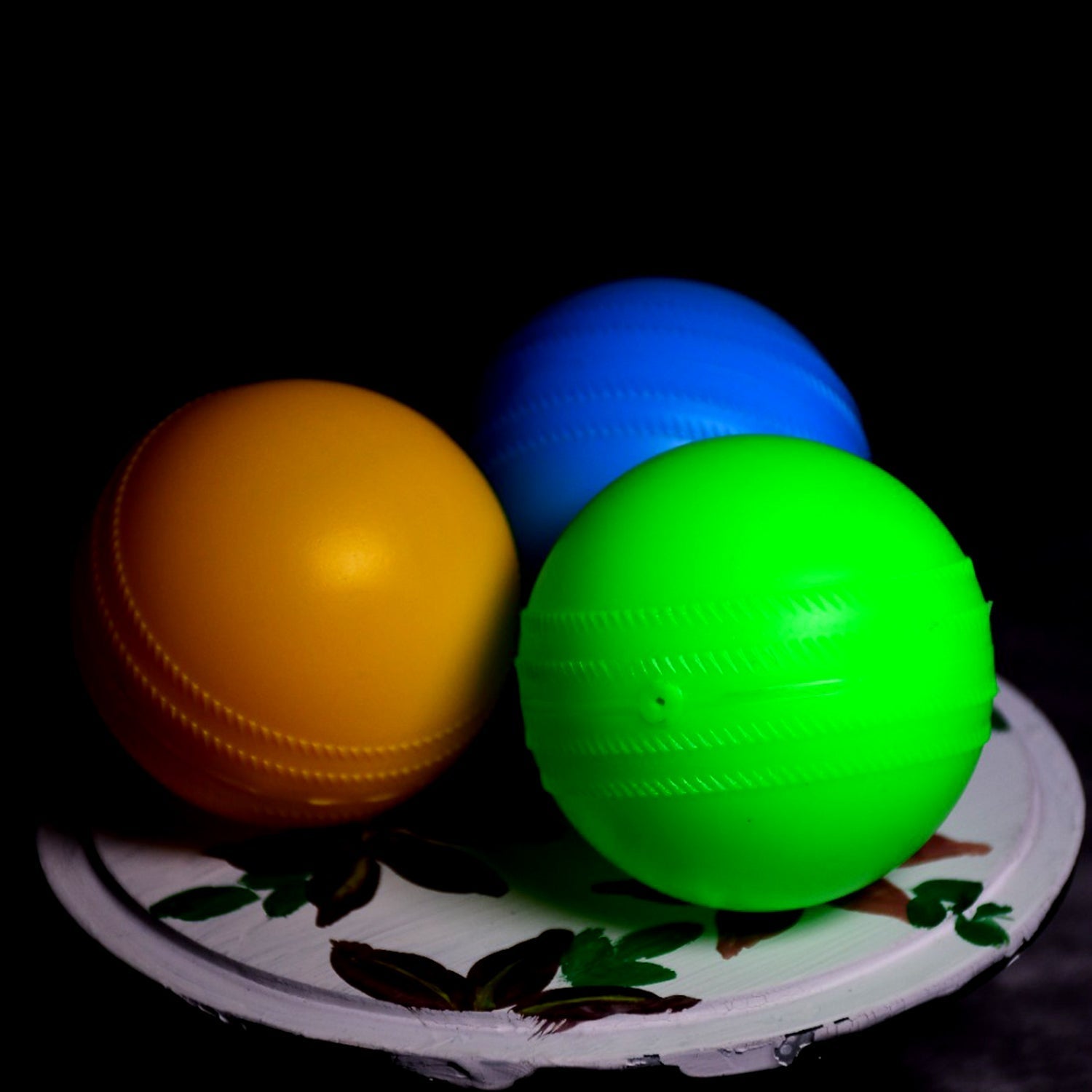 Soft and colorful balls for toddlers' play tents. Soft and colorful balls for toddlers' play tents.